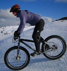 Ποδηλασία στα χιόνια: Συμβουλές για να το απολαύσετε!