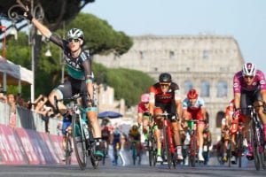 Ο Chris Froome κερδίζει το  Giro d'Italia 2018, ο Sam Bennett κερδίζει το στάδιο!