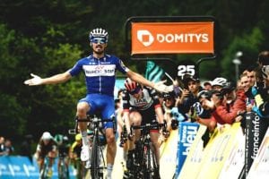 Ο Julian Alaphilippe περνάει τους Dan Martin και Geraint Thomas στο 4ο εταπ του Critérium du Daupiné