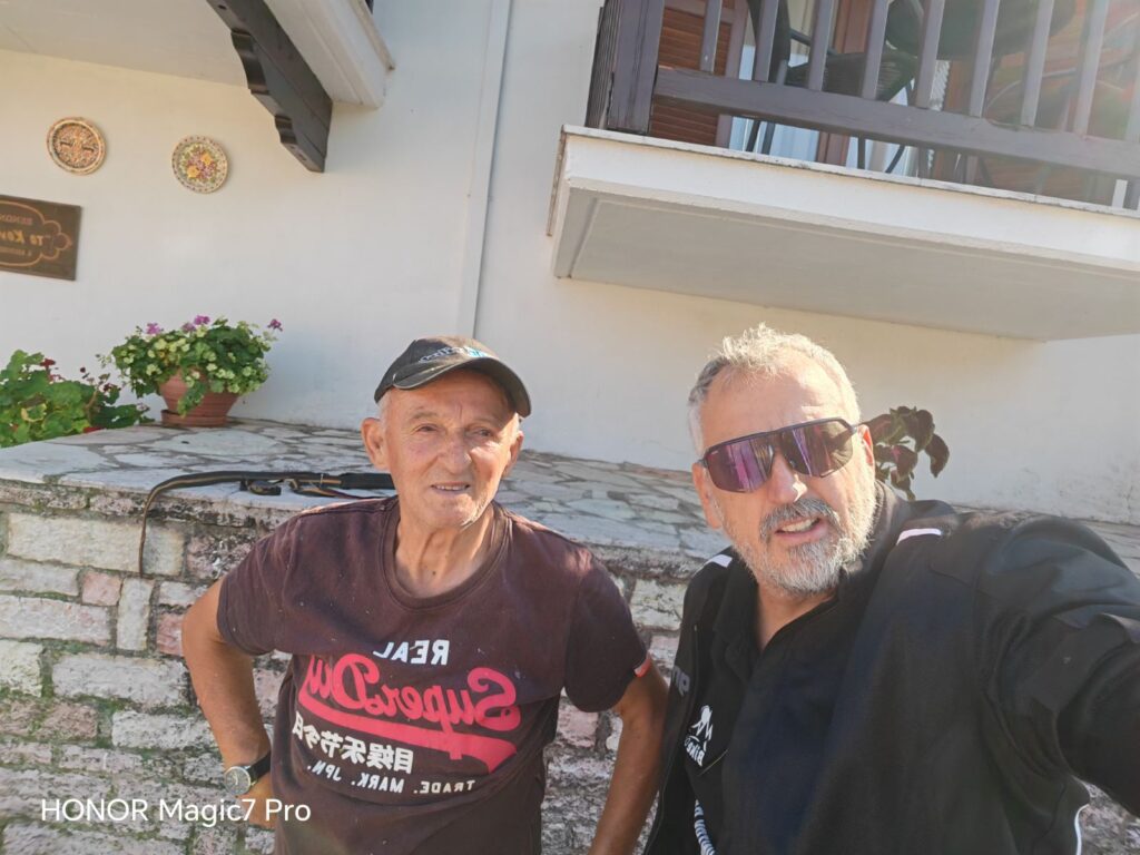 Ο κύριος Κώστας, ο άνθρωπος πίσω από τη φιλοξενία του «Κονάκι»